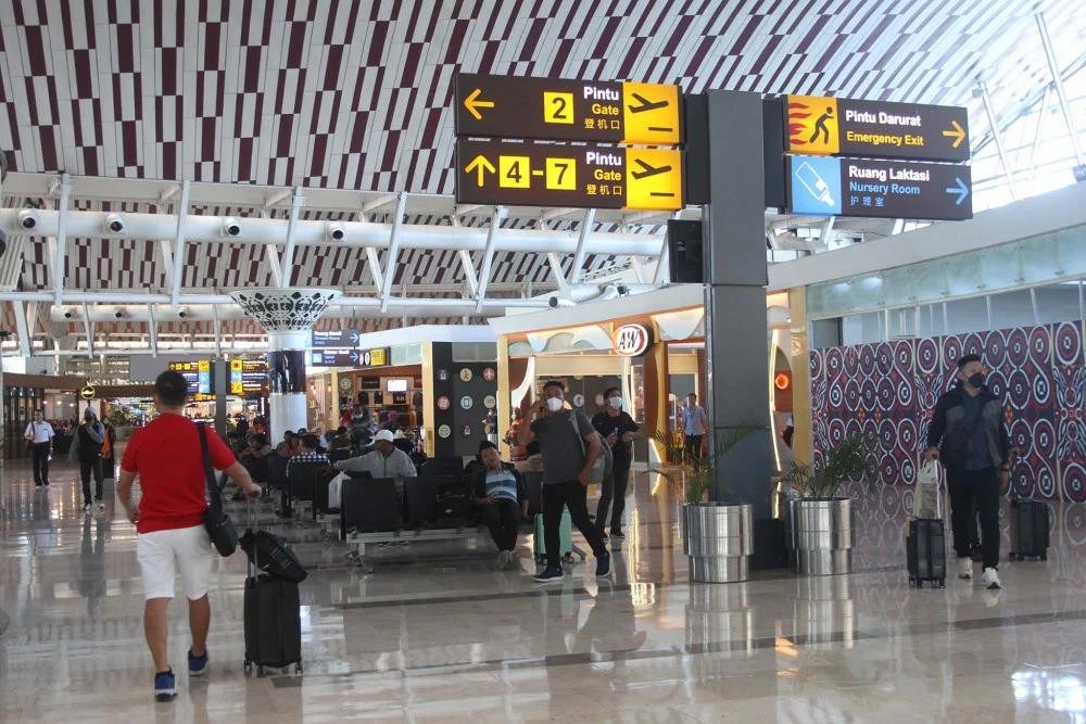 Cuaca buruk mengganggu penerbangan di Bandara Juanda