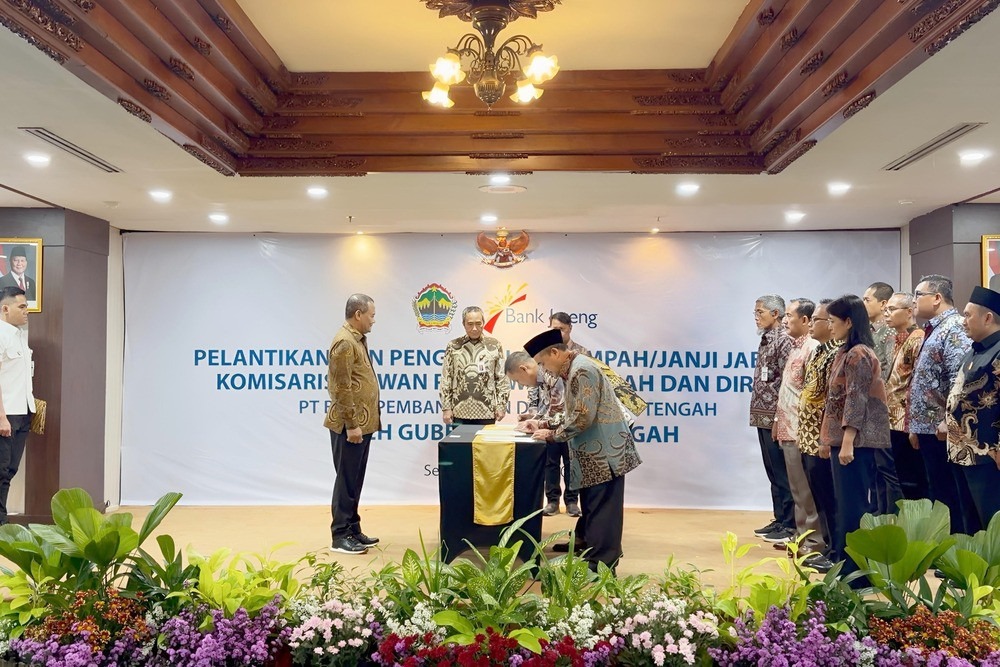 Gubernur Luthfi Lantik Direksi Baru Bank Jateng dengan Aset Rp100 Triliun