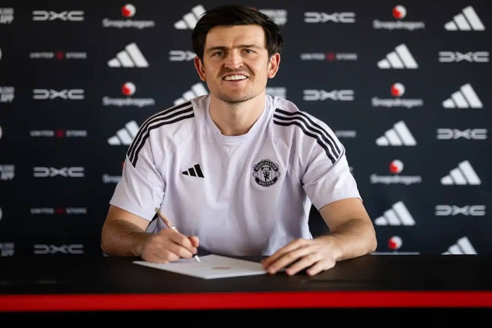 Harry Maguire perpanjang kontrak di Manchester United