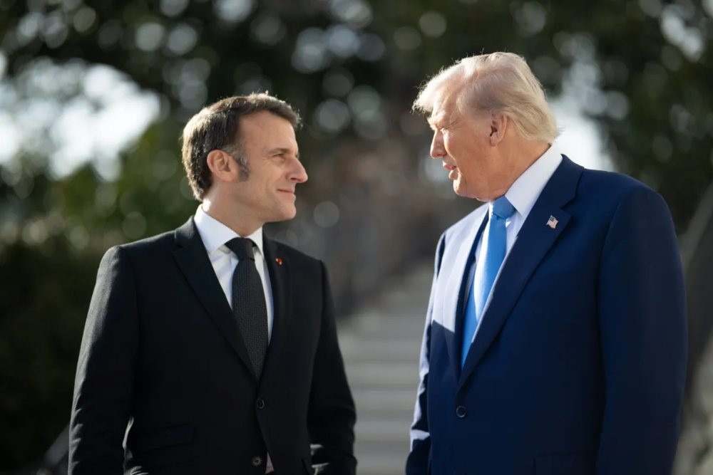 Emmanuel Macron dan Donald Trump dalam konteks perang Iran