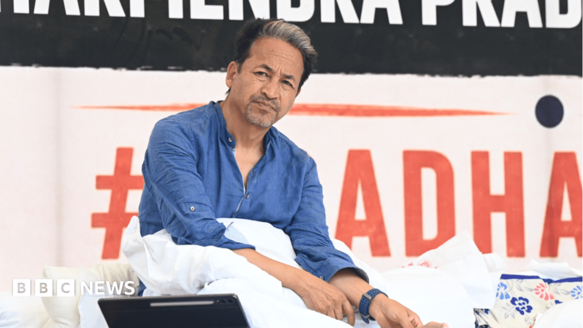 Aktivis India berpuasa untuk pendidikan